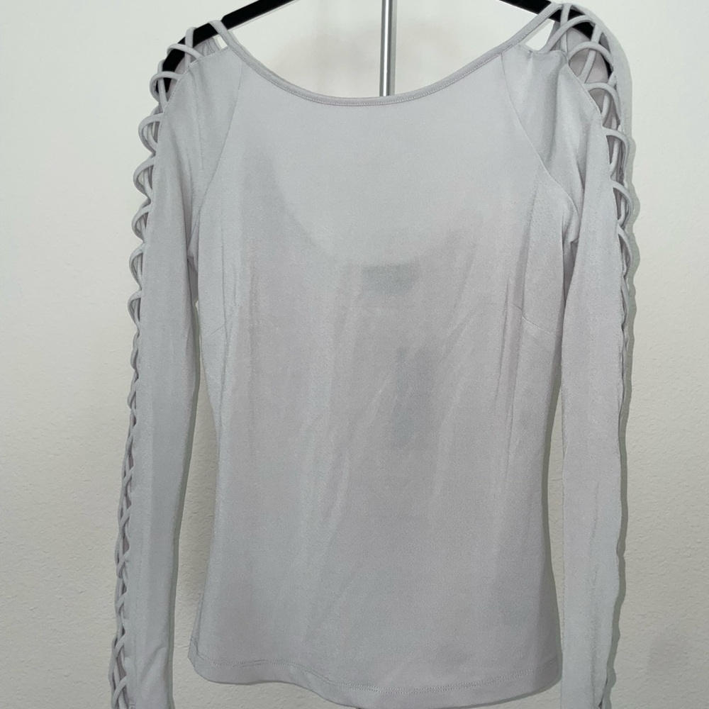 Brand New Women’s Bebe Lace Up Sleeve Deep Scoop Top Size Small